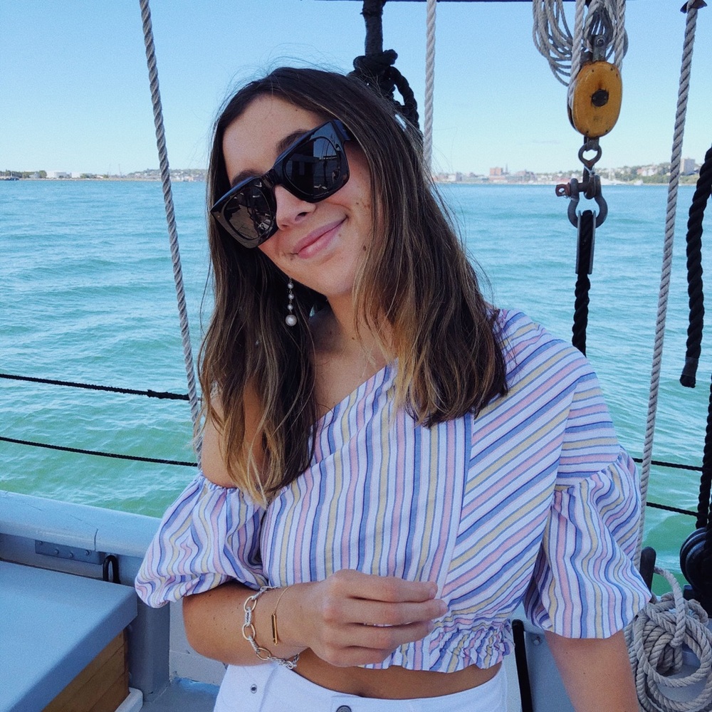 Meet your Posher, Lauren